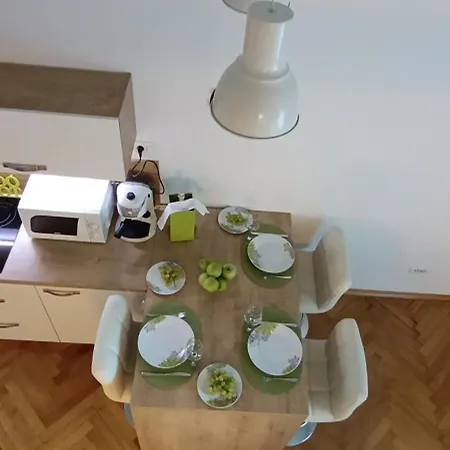 Nena With Free Private Parking Lägenhet *