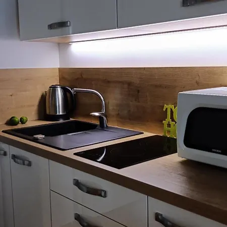 Lägenhet Nena With Free Private Parking *