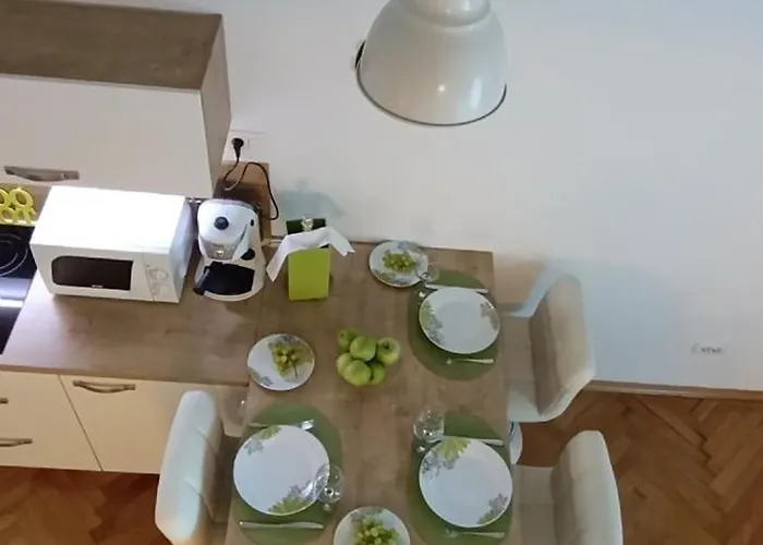 Nena With Free Private Parking Apartment *