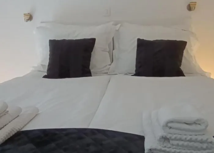 Nena With Free Private Parking